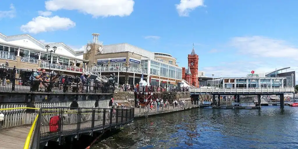 View of the bars and restaurants along the Mermaid Quay, Cardiff Bay. Image (cc) Tila Monto